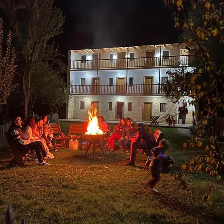 Bujtina Zici 4*