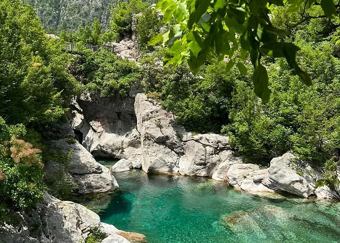 Bujtina Zici 招待所